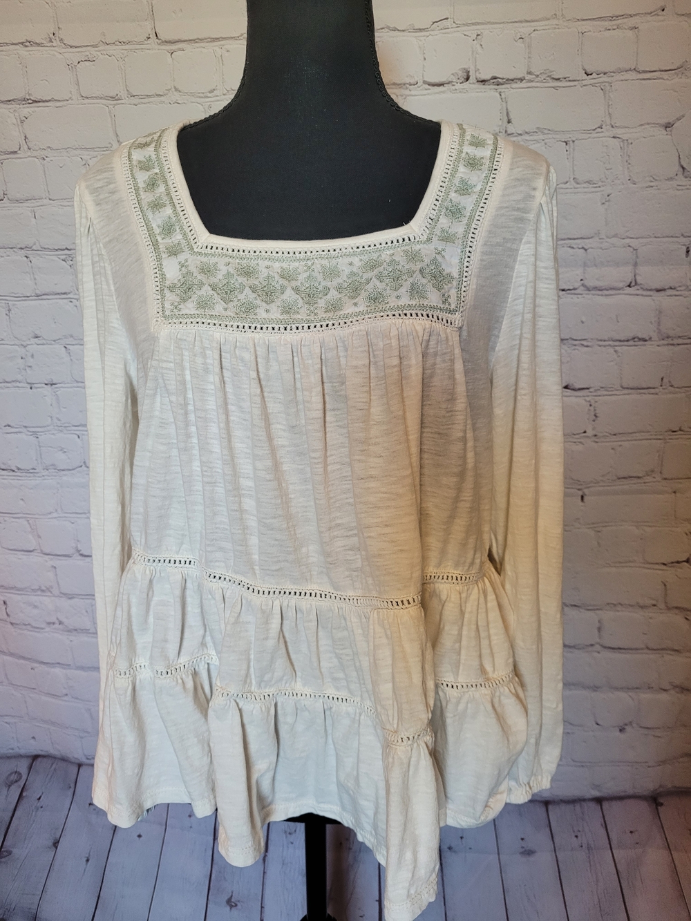 Wonderly Size Large Cream Babydoll Long Sleeve Embroidered Top Shirt Cotton